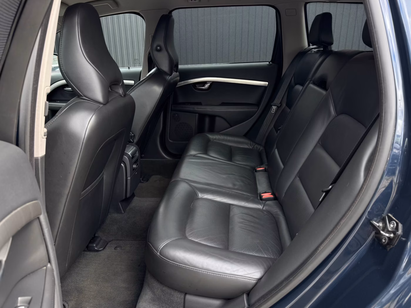 Volvo V70 фото 9