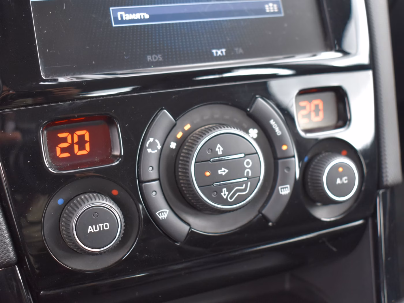 Peugeot 408 фото 16