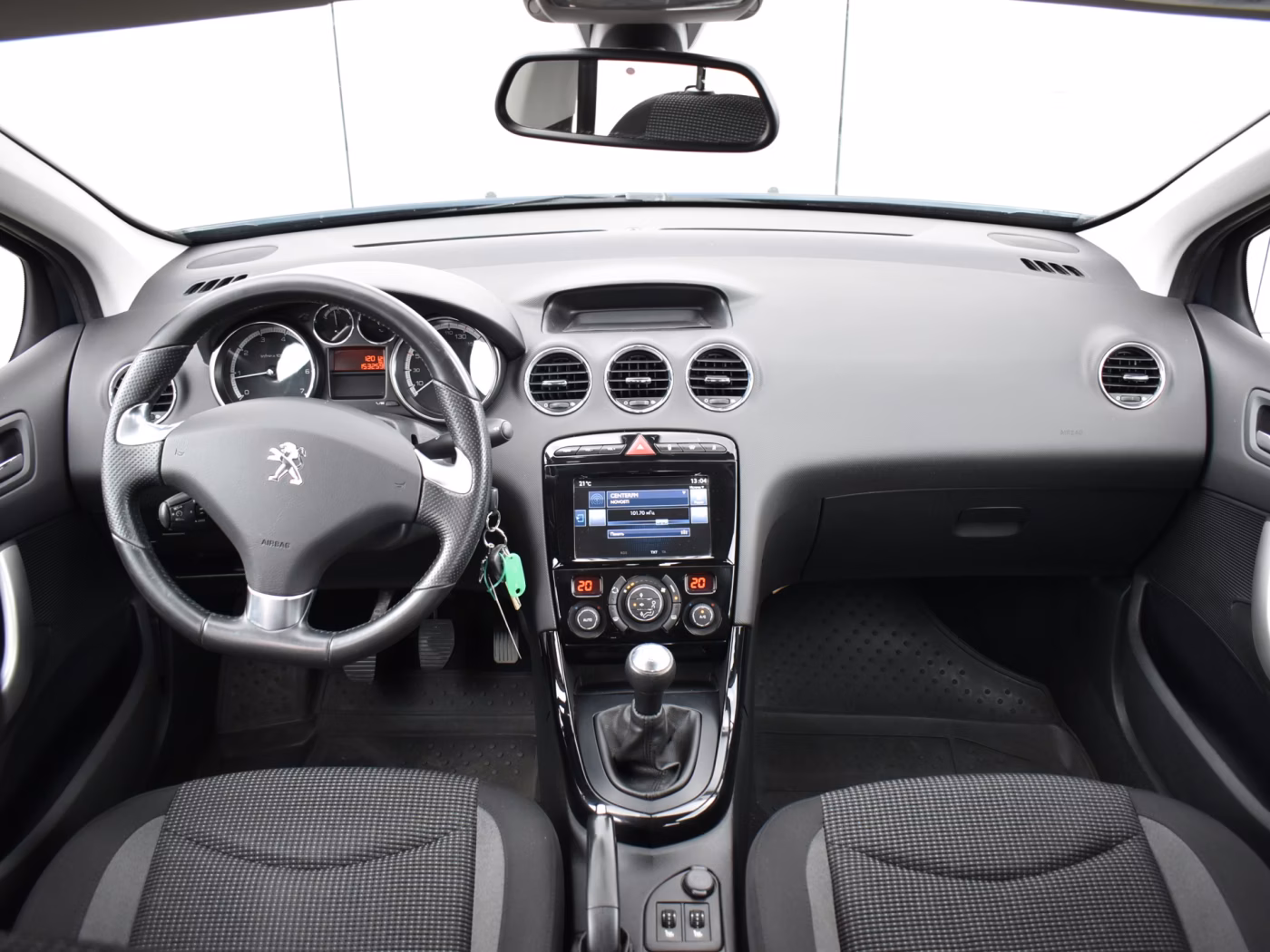 Peugeot 408 фото 13