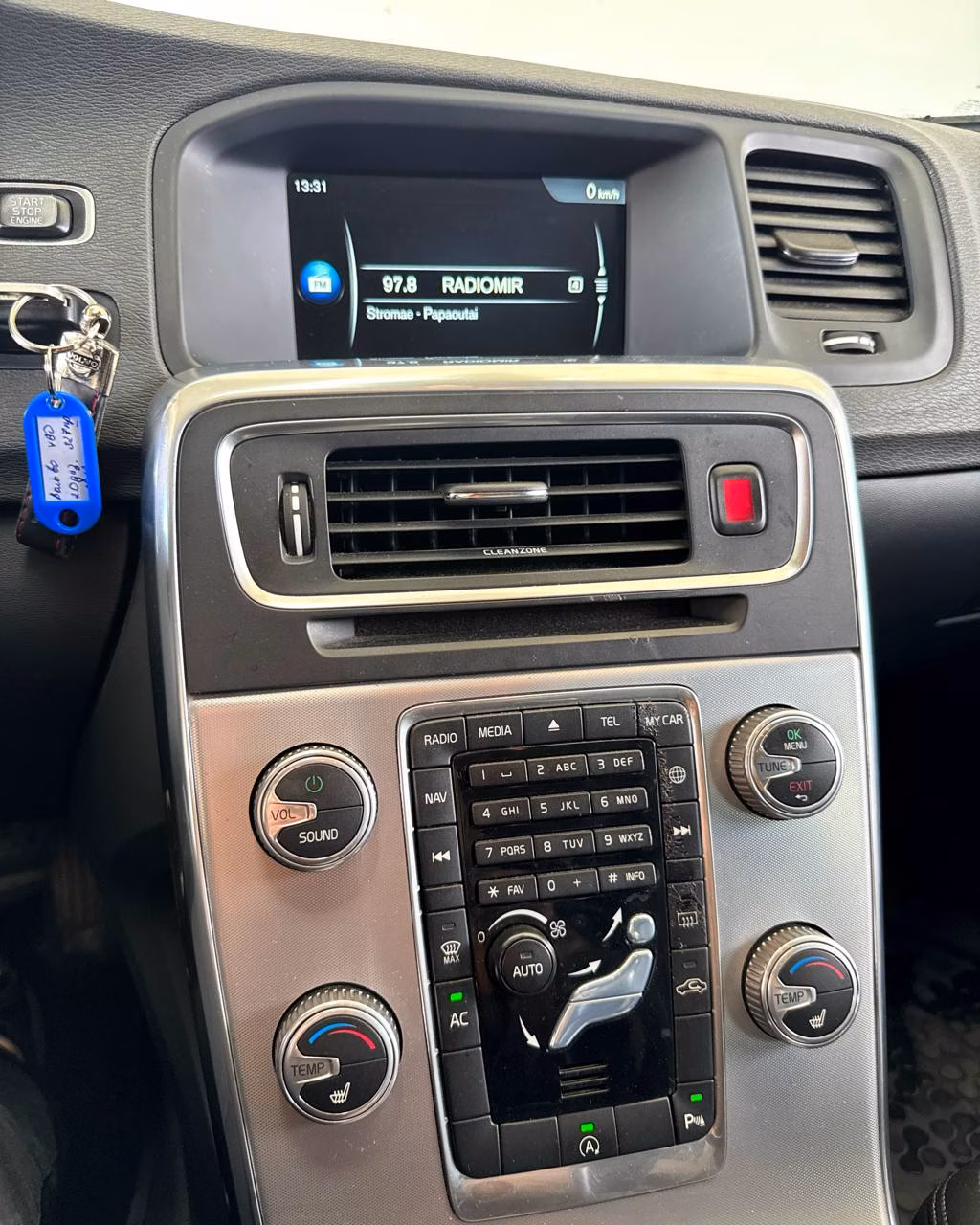 Volvo V60 фото 12