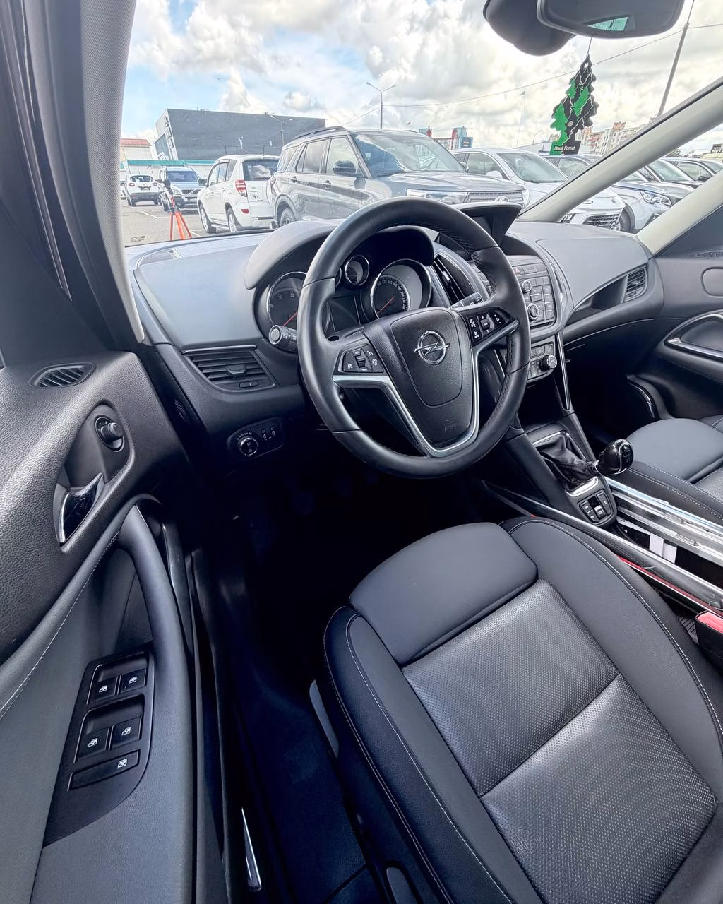 Opel Zafira фото 9