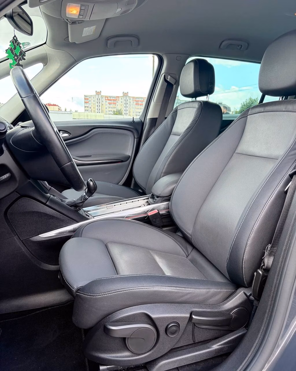 Opel Zafira фото 10