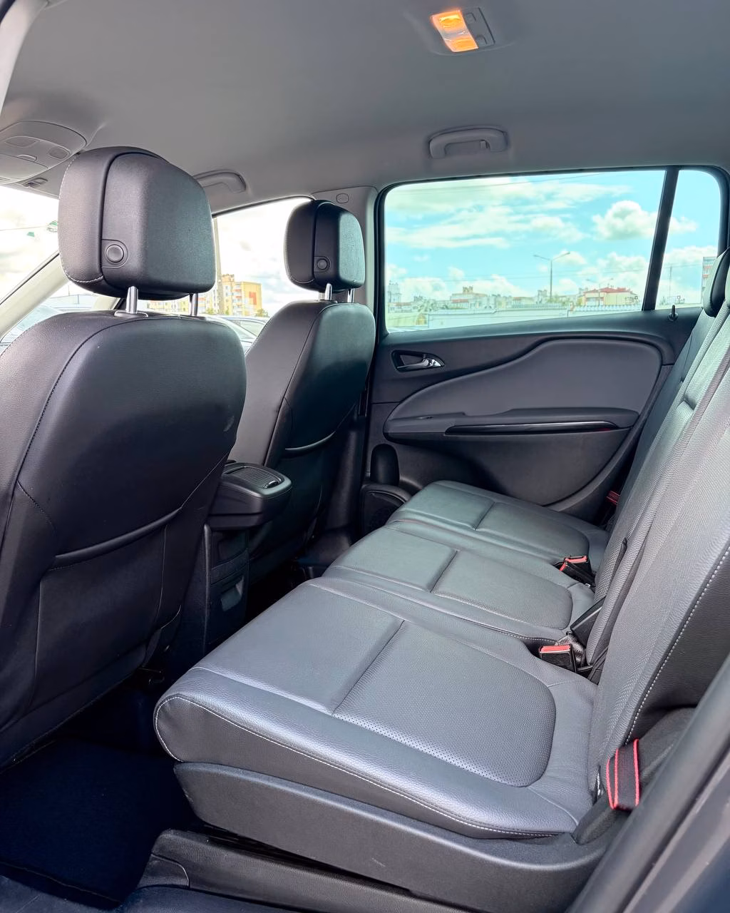 Opel Zafira фото 12