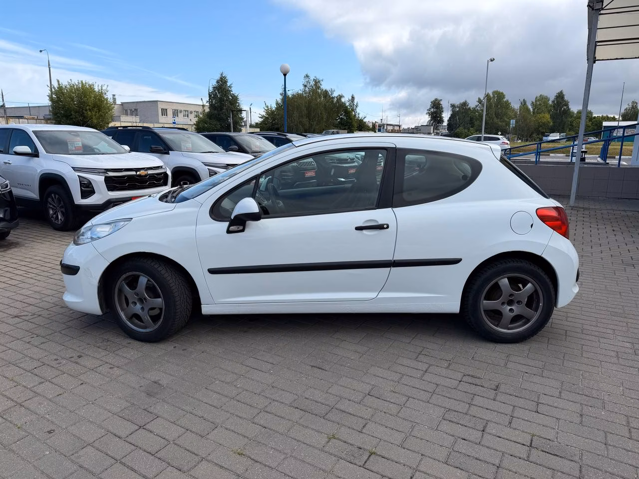 Peugeot 207 фото 8