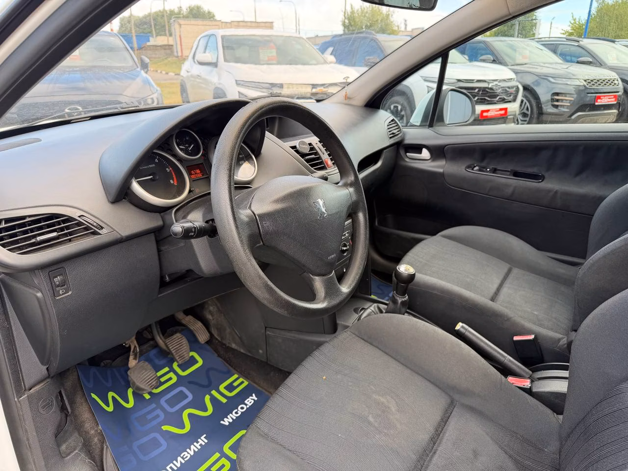 Peugeot 207 фото 9
