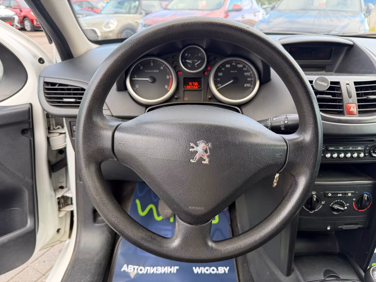 Peugeot 207 фото 10