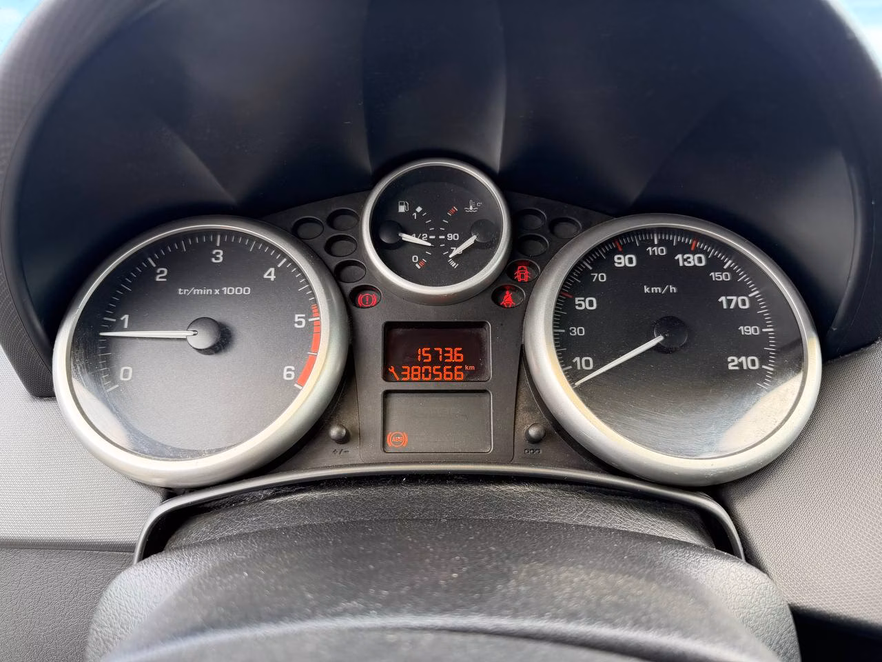 Peugeot 207 фото 11