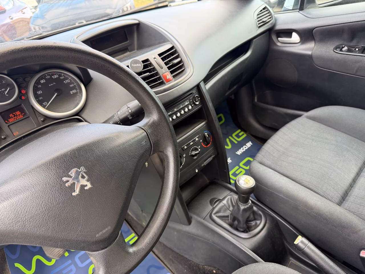 Peugeot 207 фото 13