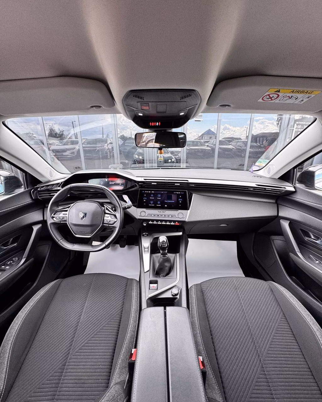 Peugeot 308 фото 9
