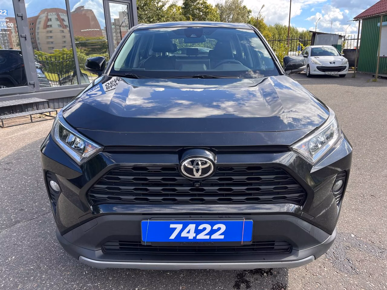 Toyota RAV4 фото 2