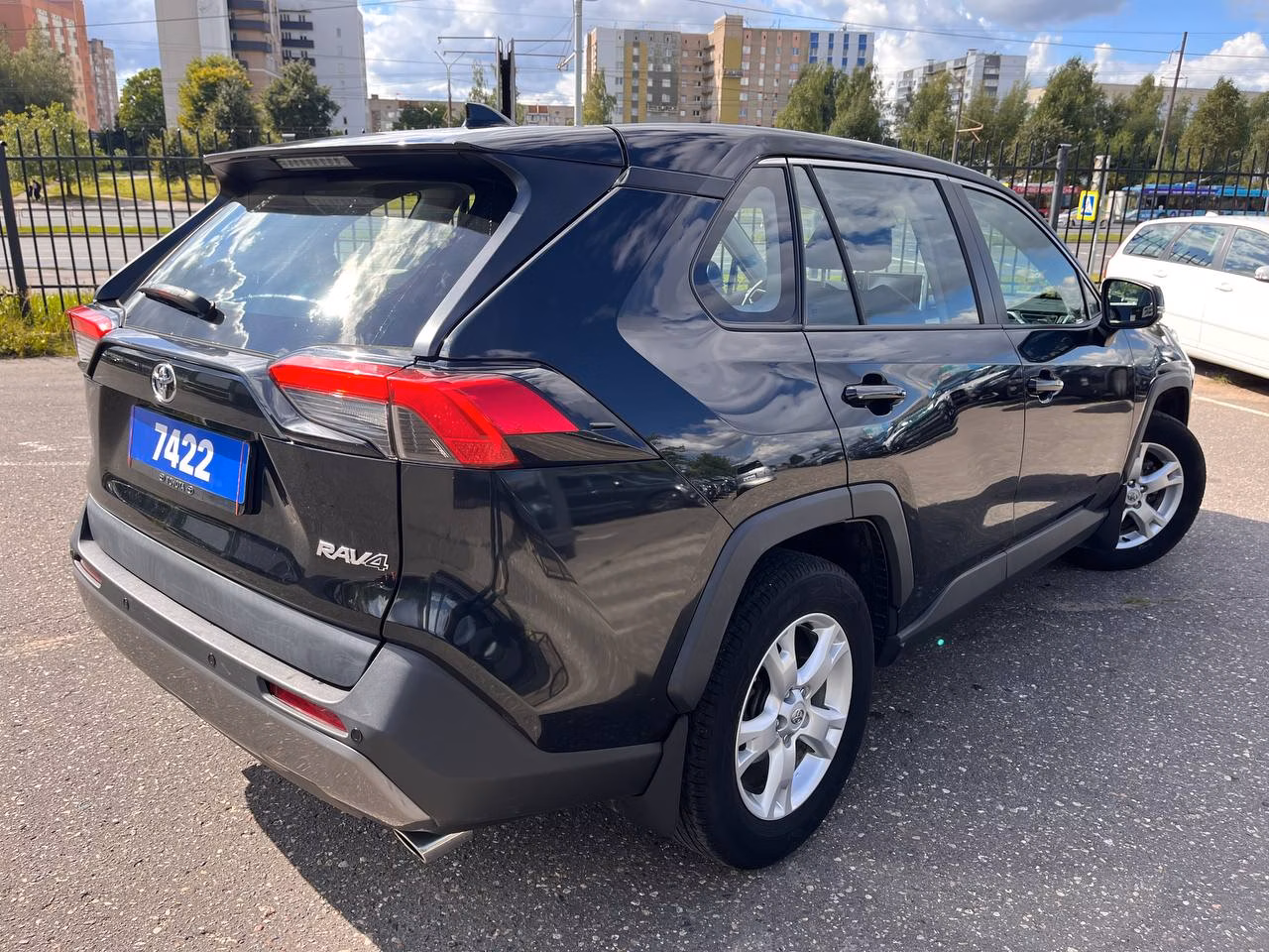 Toyota RAV4 фото 5