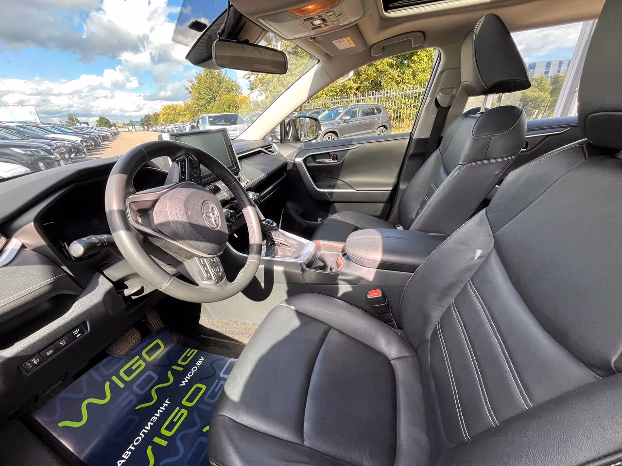 Toyota RAV4 фото 9