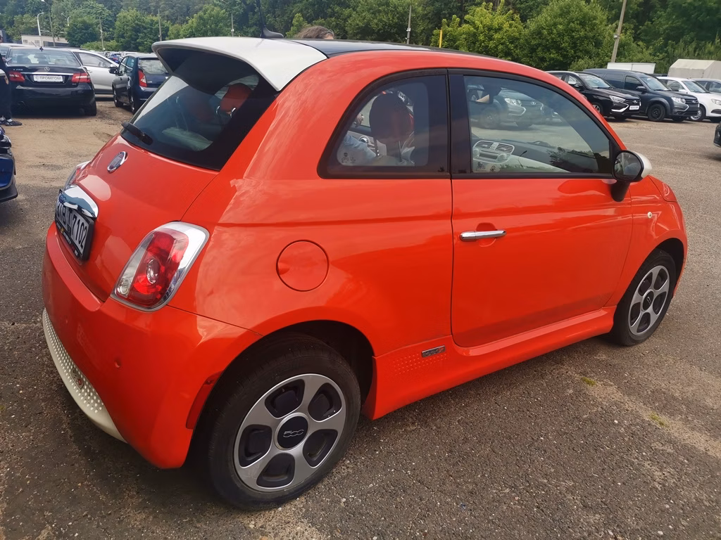 Fiat 500е фото 18