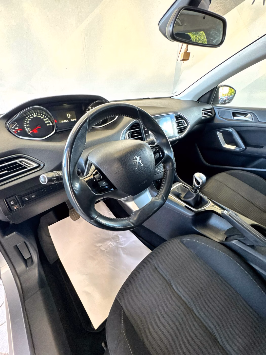 Peugeot 308 фото 10