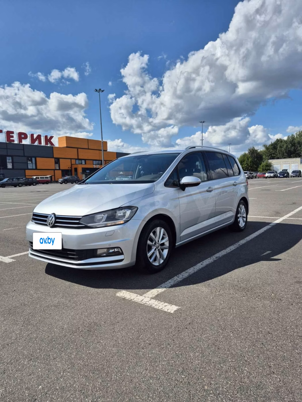 Volkswagen Touran фото 2