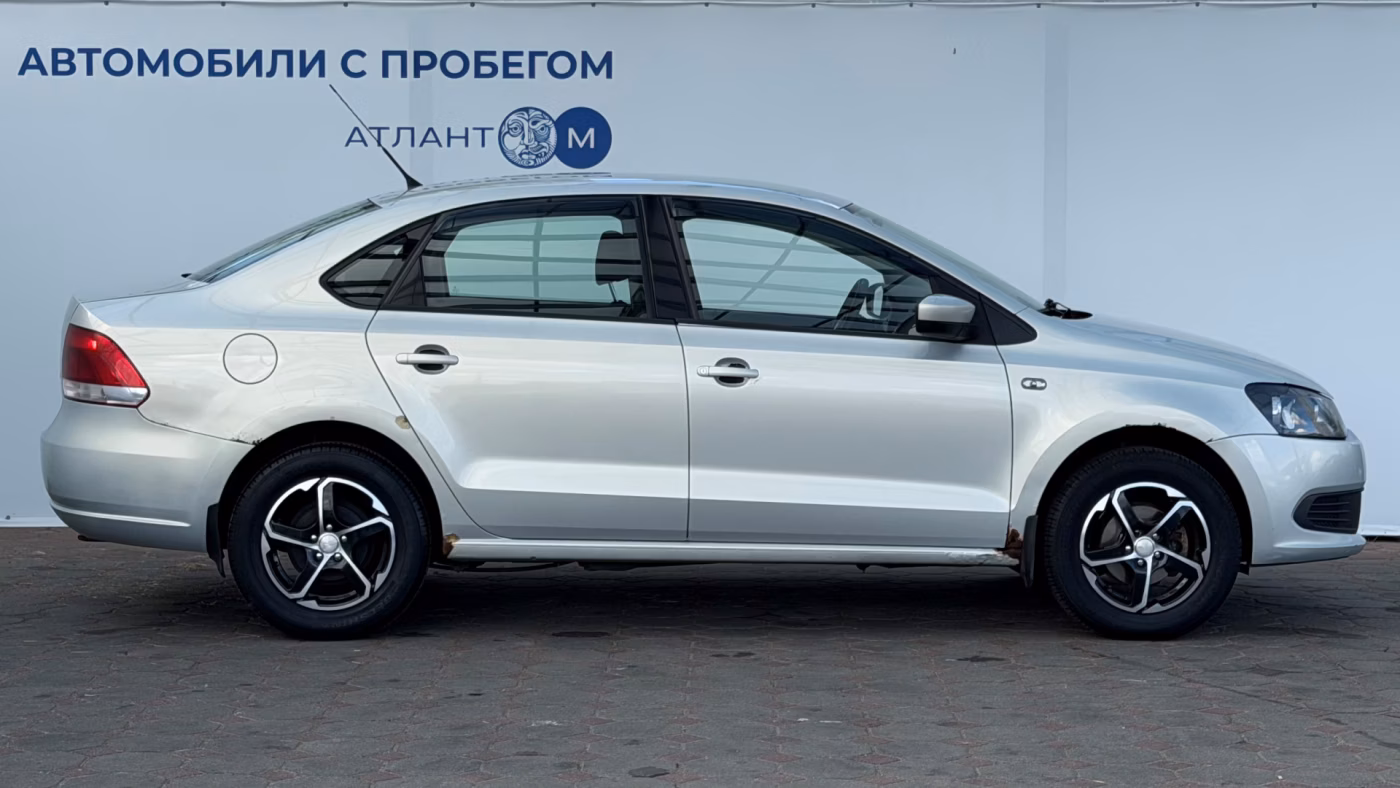 Volkswagen Polo Sedan фото 5