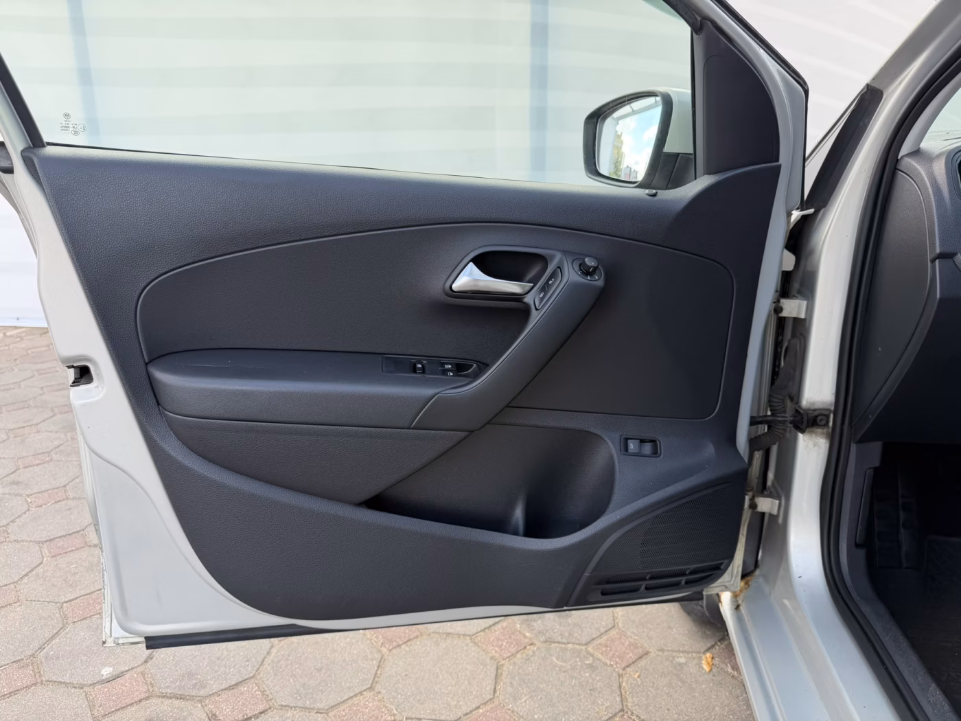 Volkswagen Polo Sedan фото 15