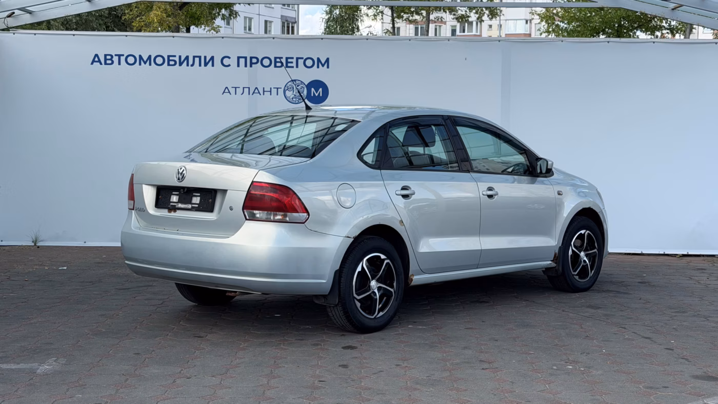 Volkswagen Polo Sedan фото 6