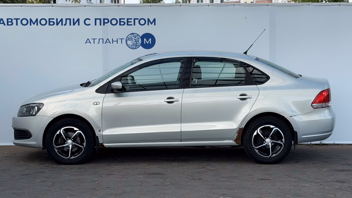 Volkswagen Polo Sedan фото 2