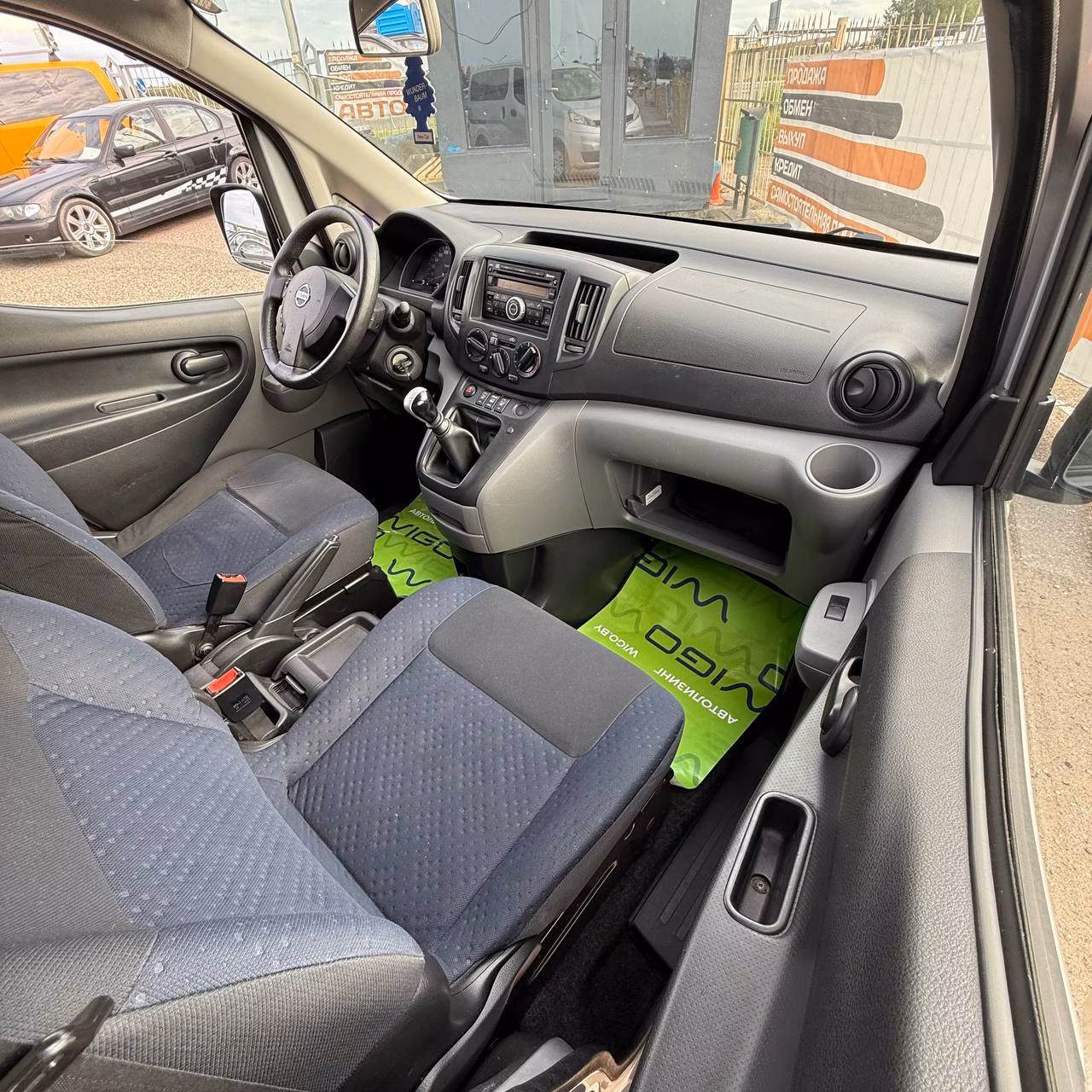 Nissan NV200 фото 10
