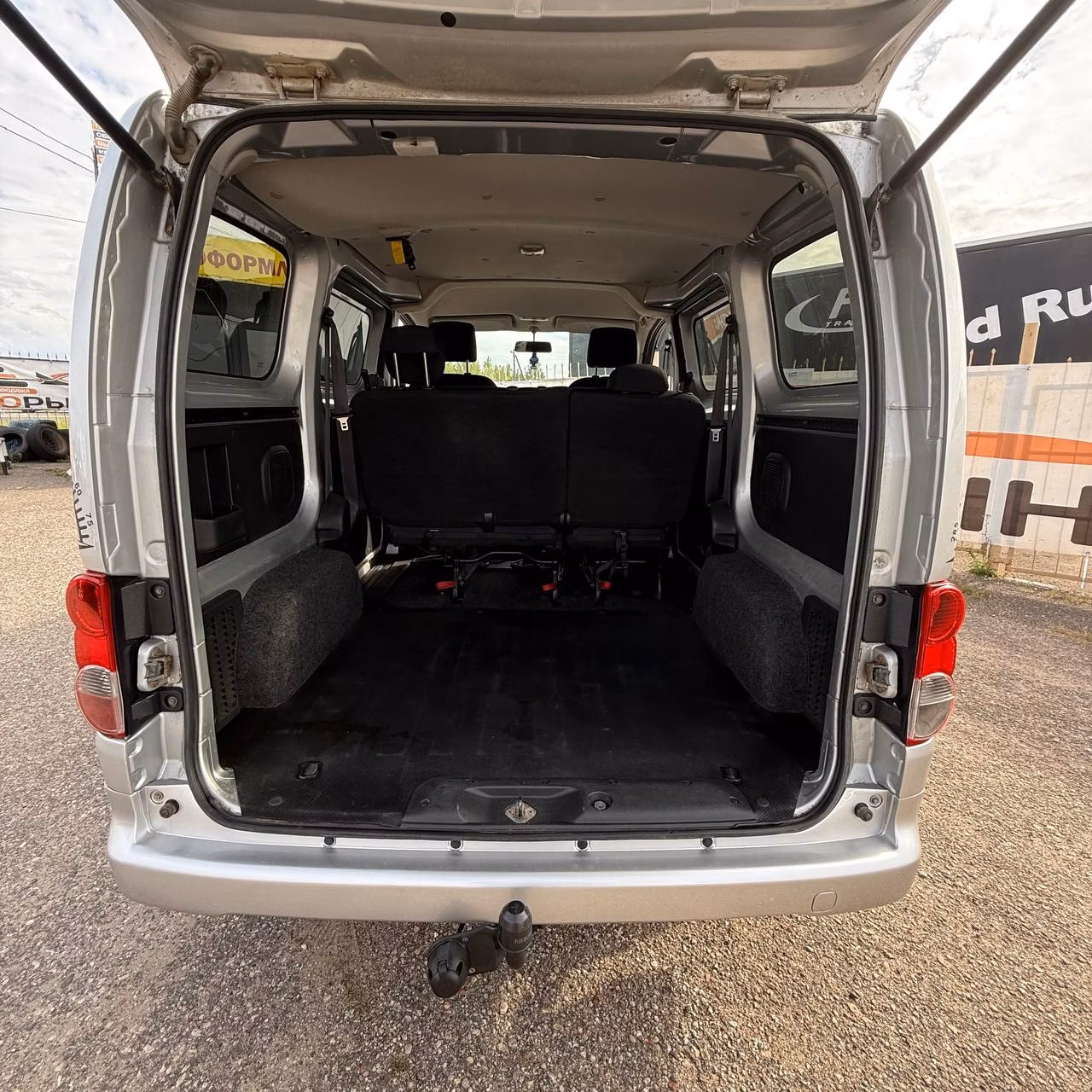 Nissan NV200 фото 16
