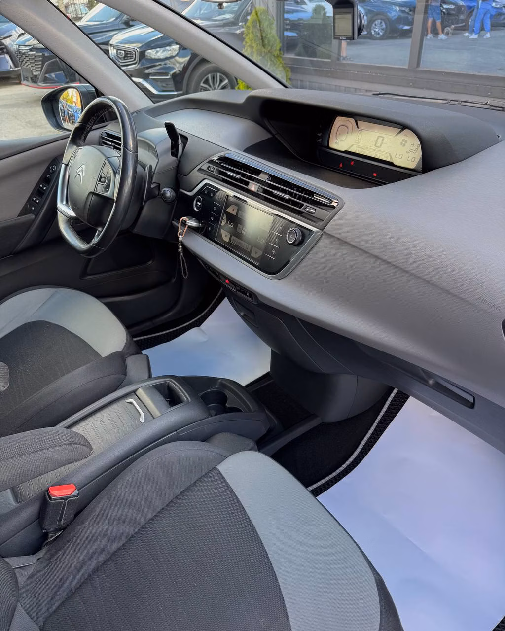 Citroen C4 Grand Picasso фото 11