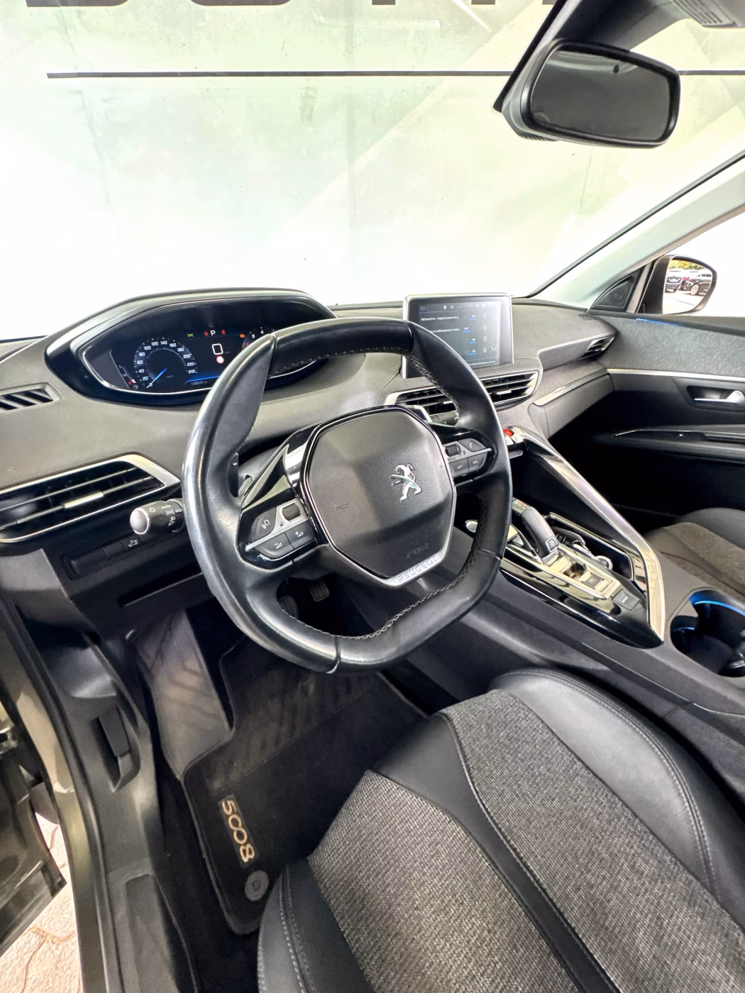 Peugeot 5008 фото 10