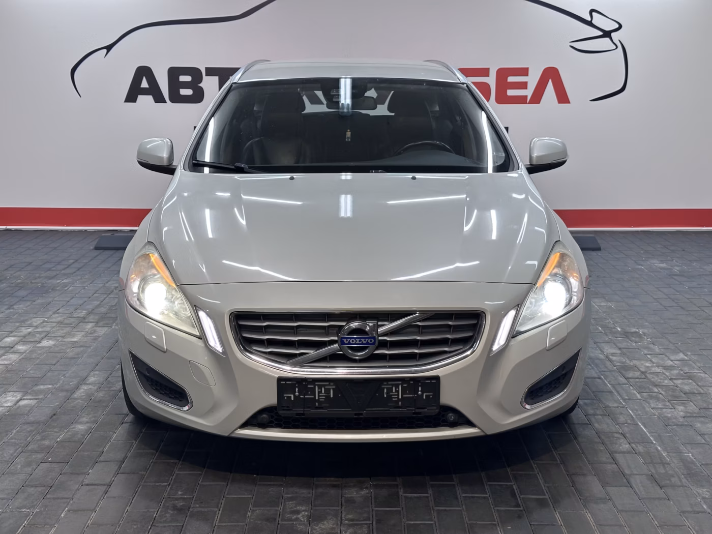 Volvo V60 фото 2