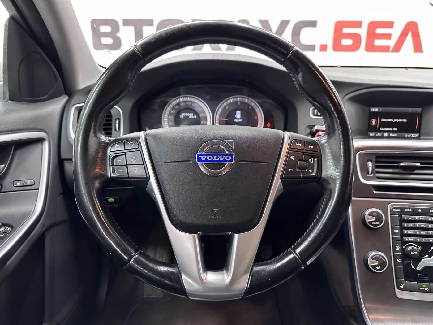 Volvo V60 фото 10