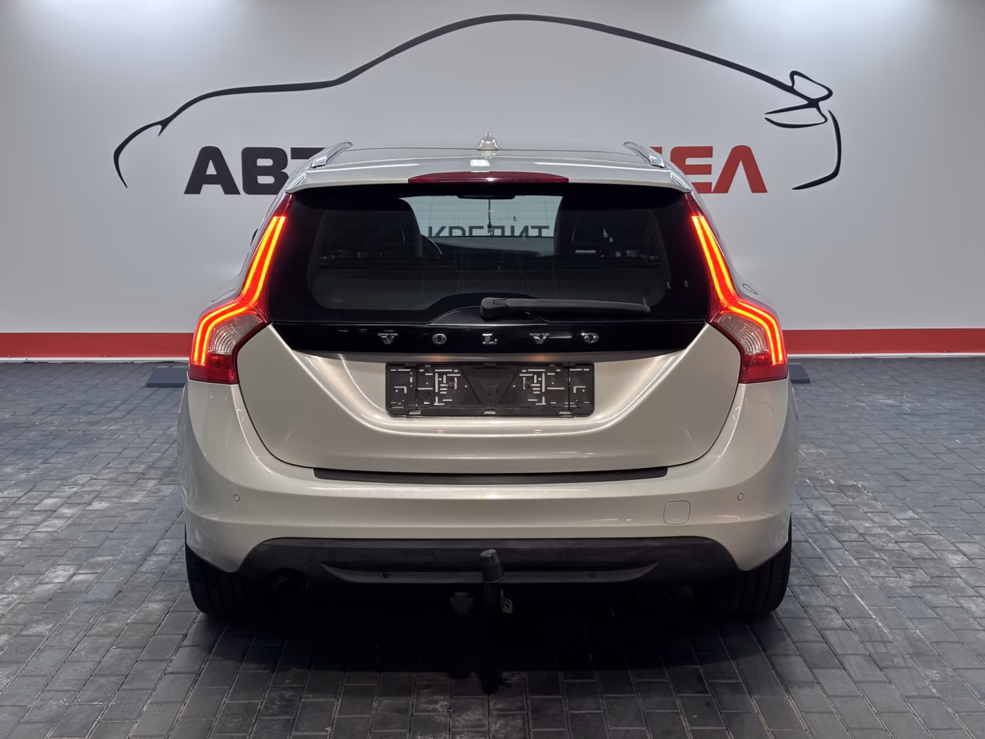Volvo V60 фото 5