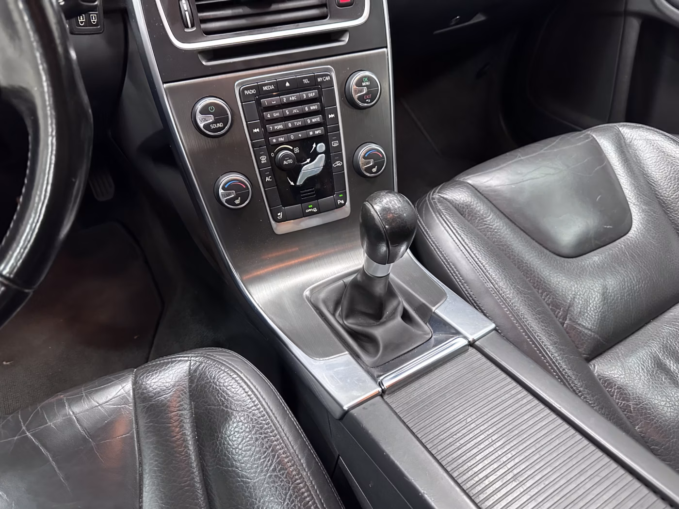 Volvo V60 фото 12