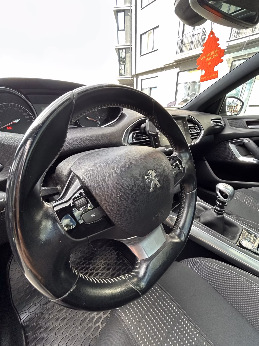 Peugeot 308 фото 12