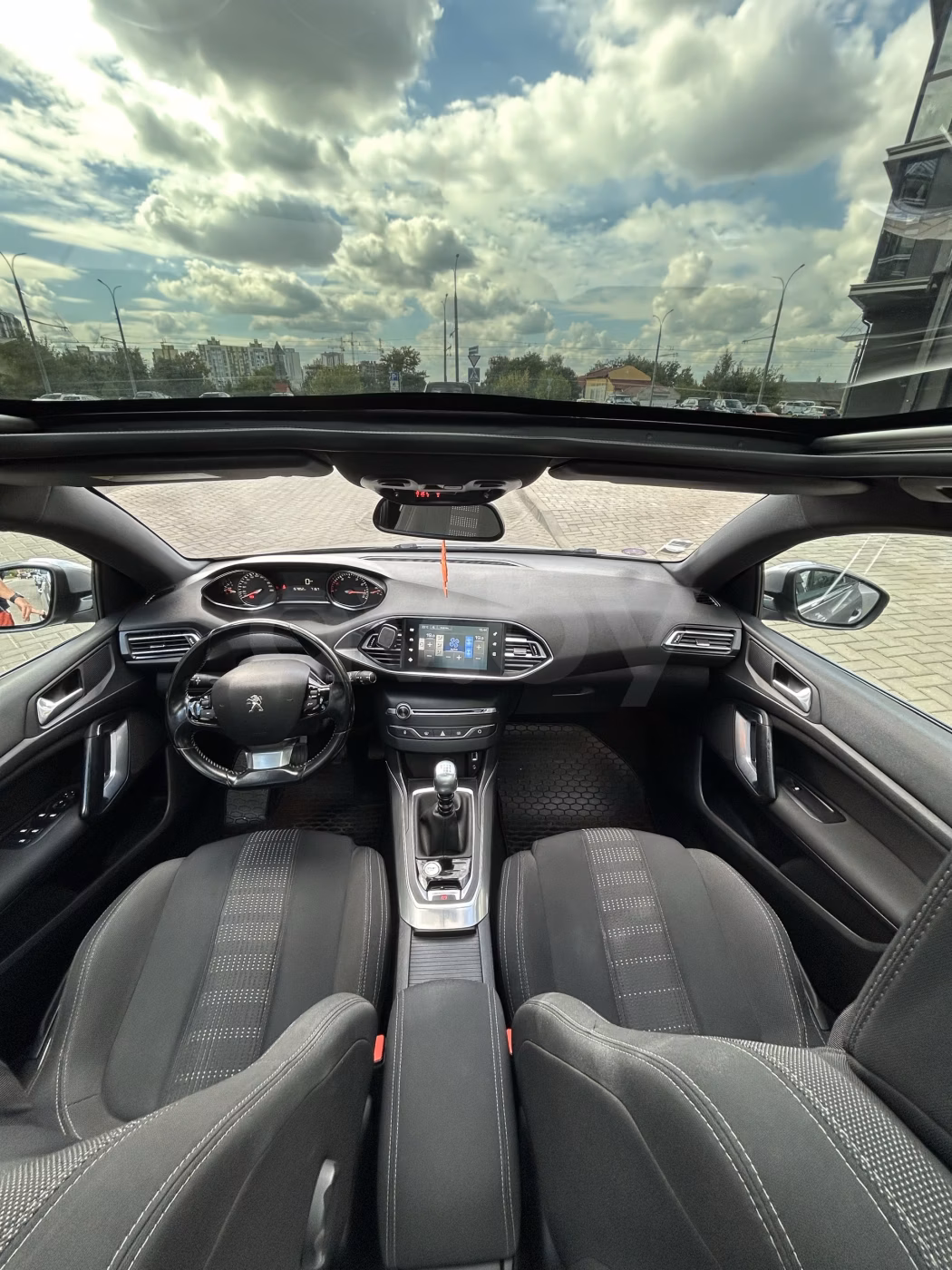 Peugeot 308 фото 9