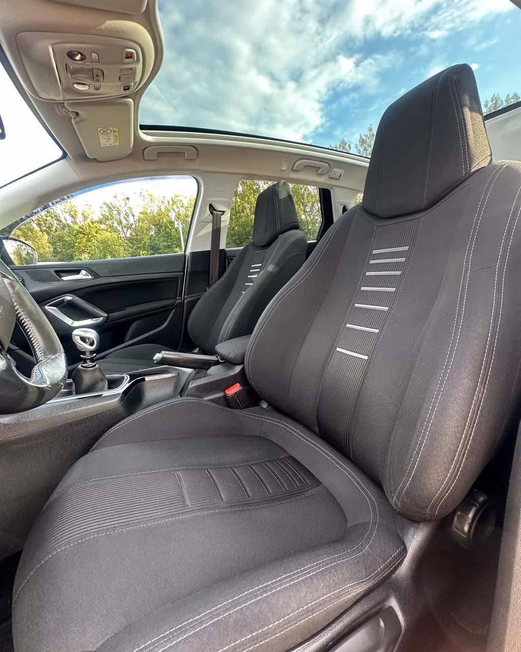 Peugeot 308 фото 8