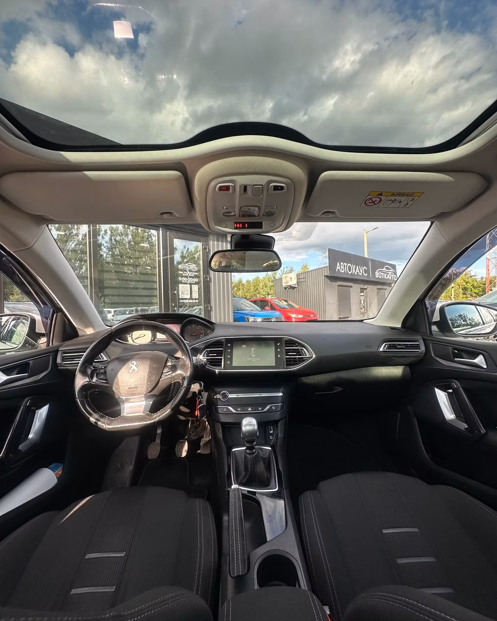 Peugeot 308 фото 12
