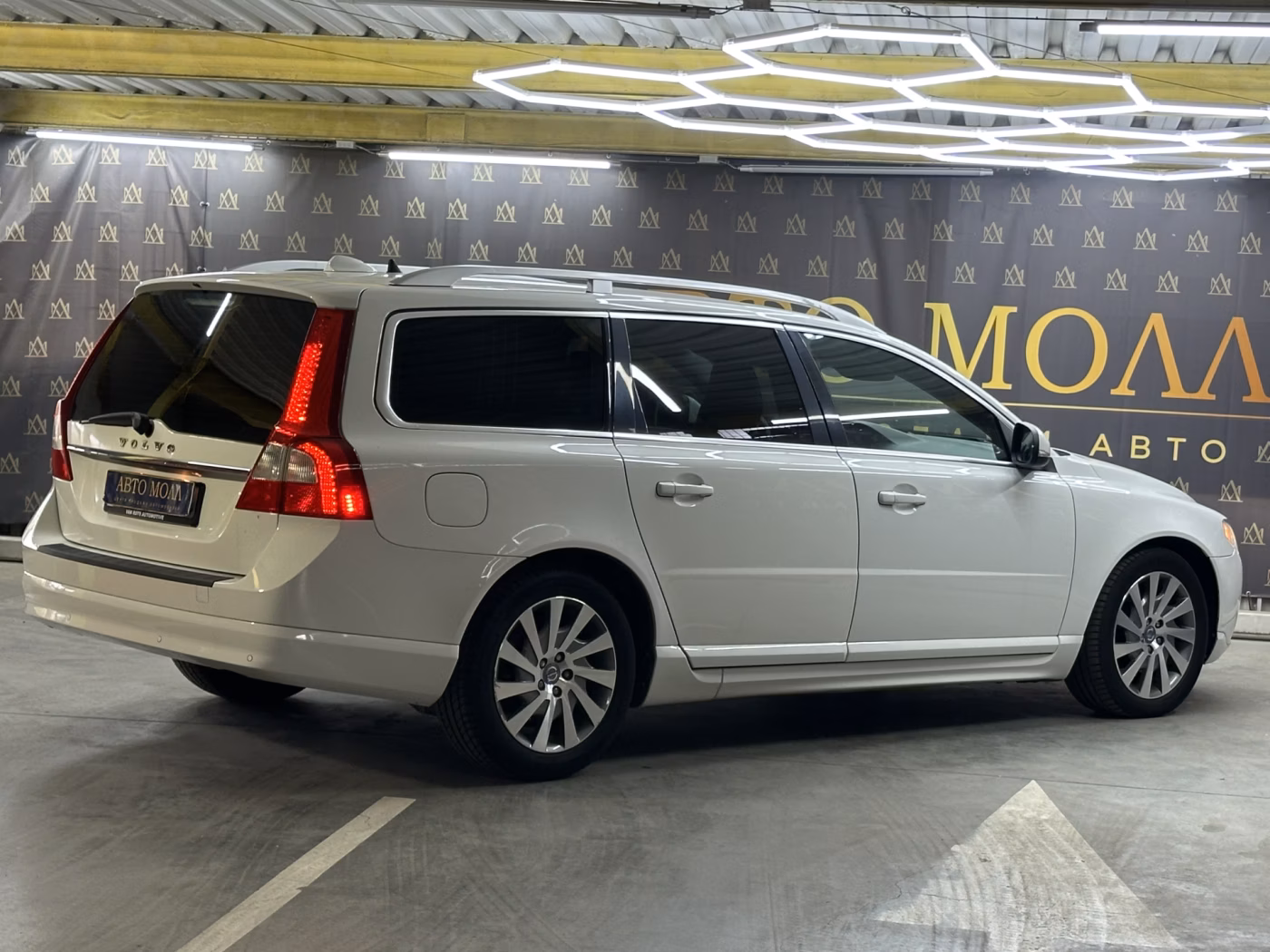 Volvo V70 фото 9