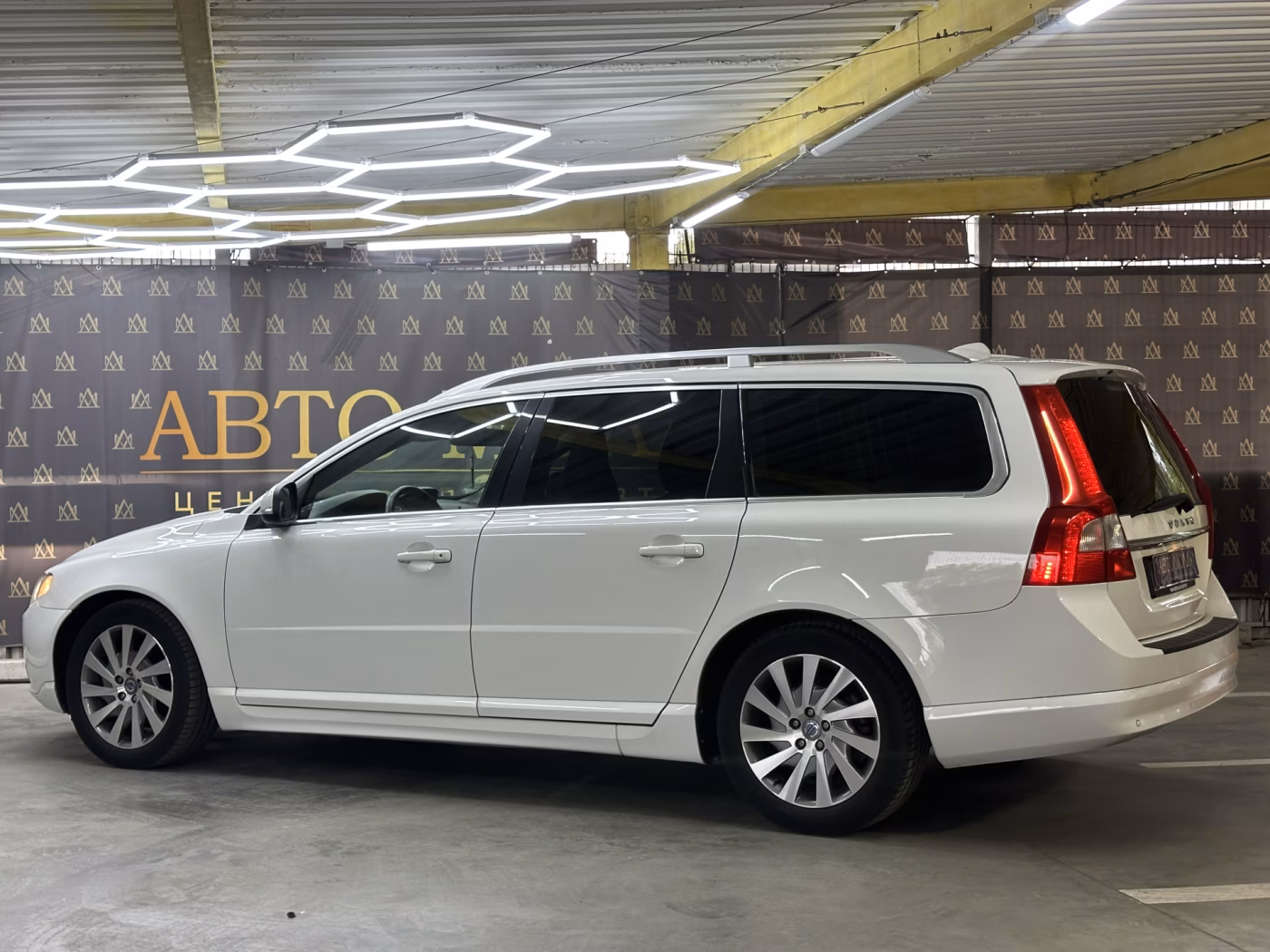 Volvo V70 фото 7