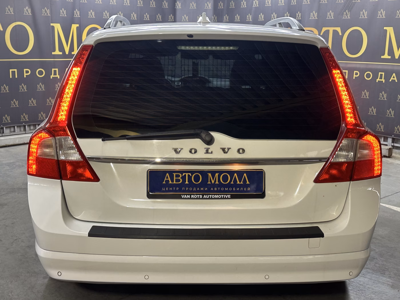 Volvo V70 фото 8
