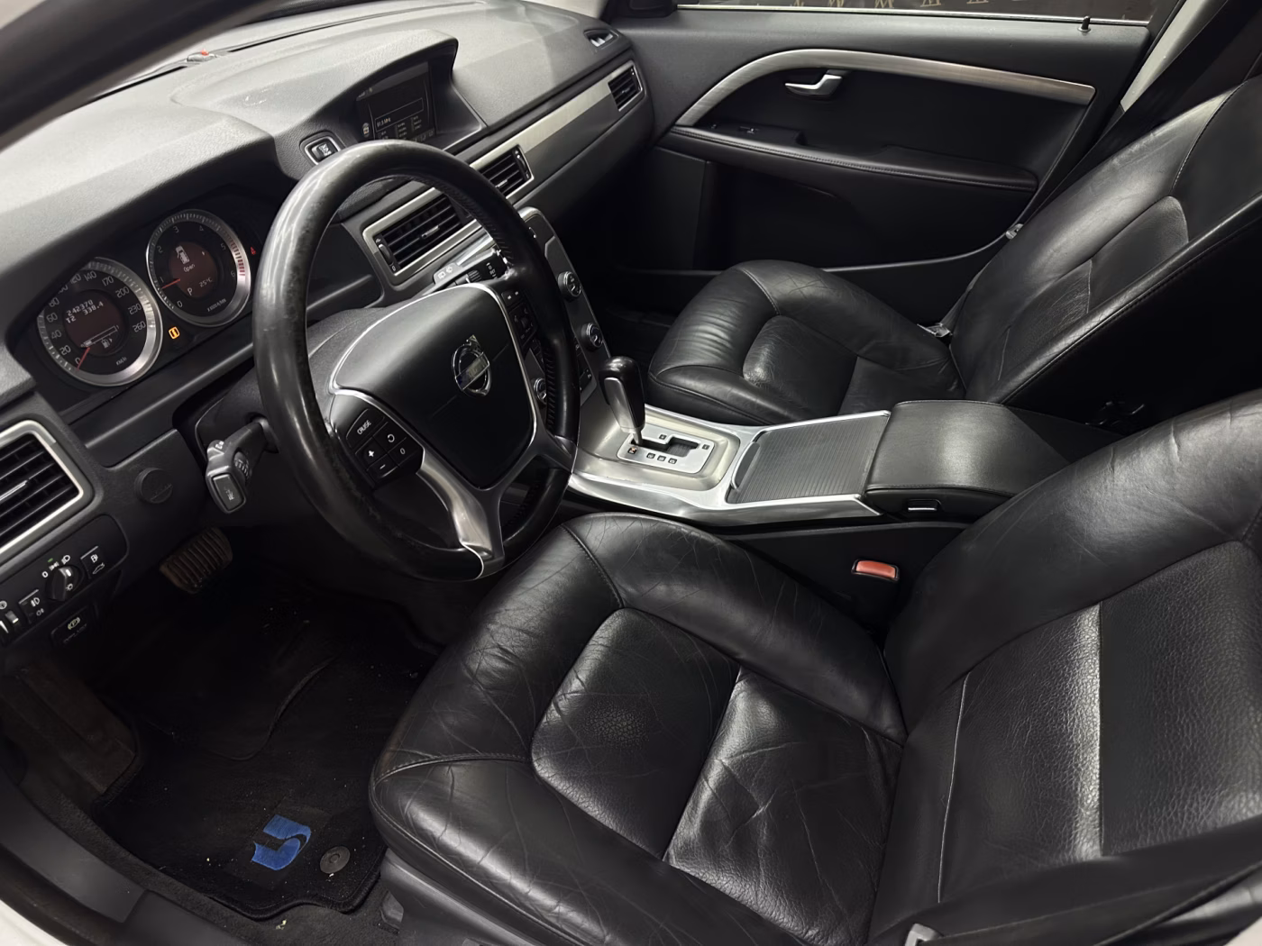 Volvo V70 фото 22
