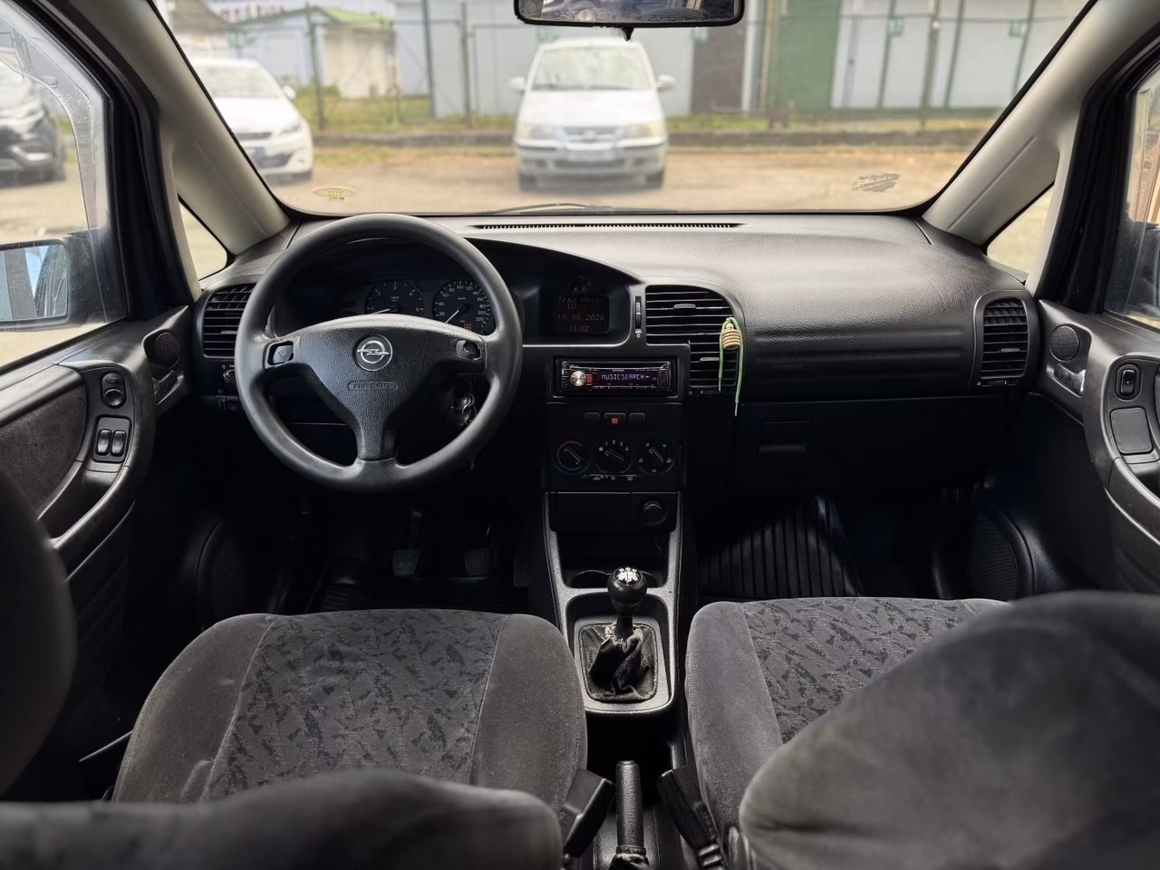 Opel Zafira фото 10
