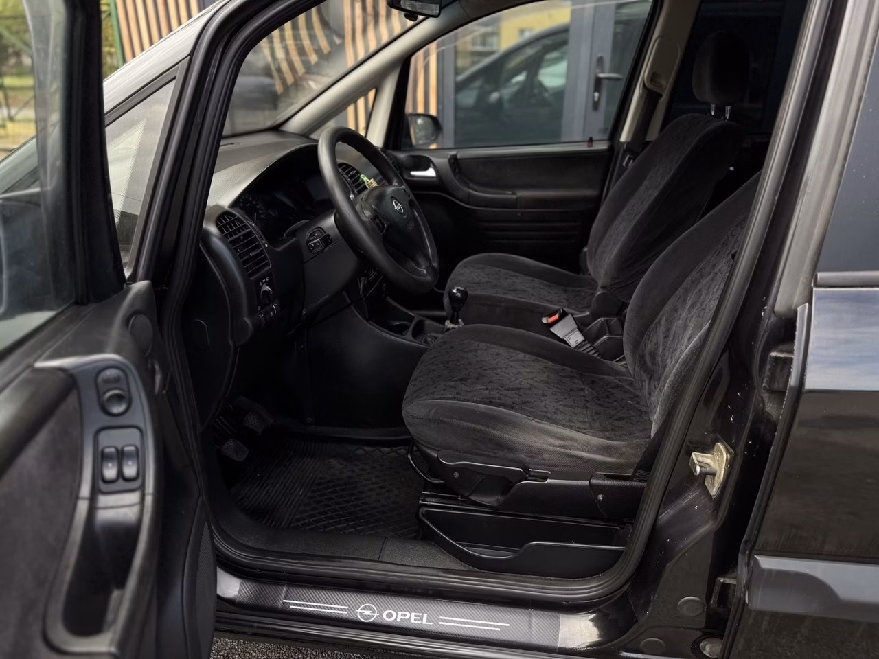 Opel Zafira фото 7