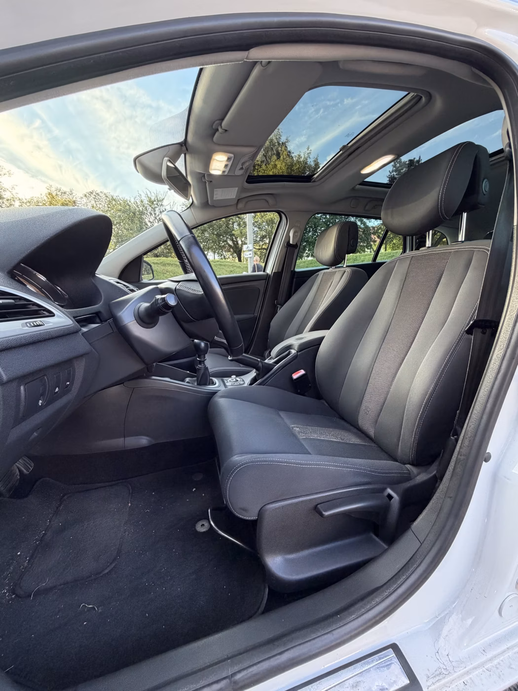 Renault Megane фото 12