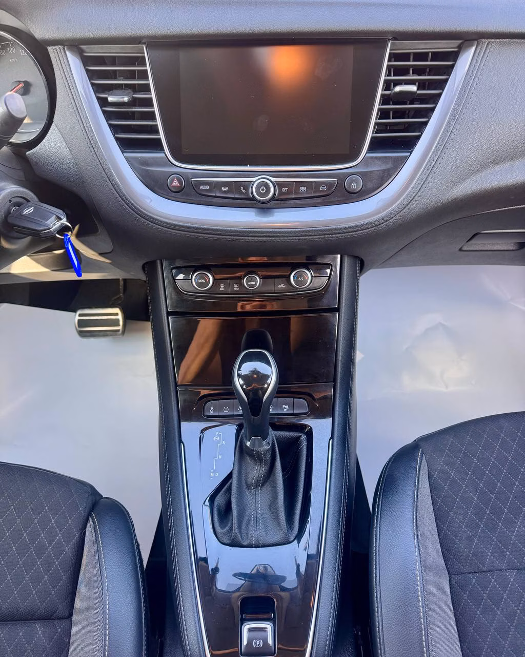 Opel Grandland X фото 16