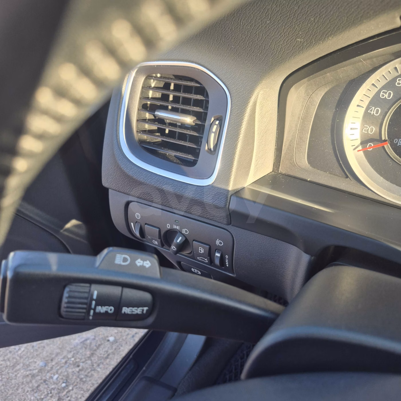 Volvo V60 фото 11