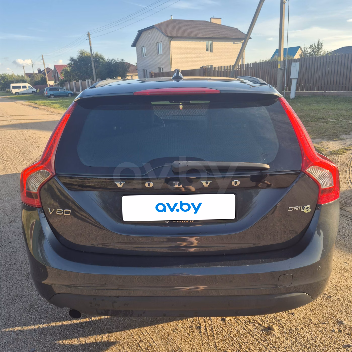 Volvo V60 фото 6