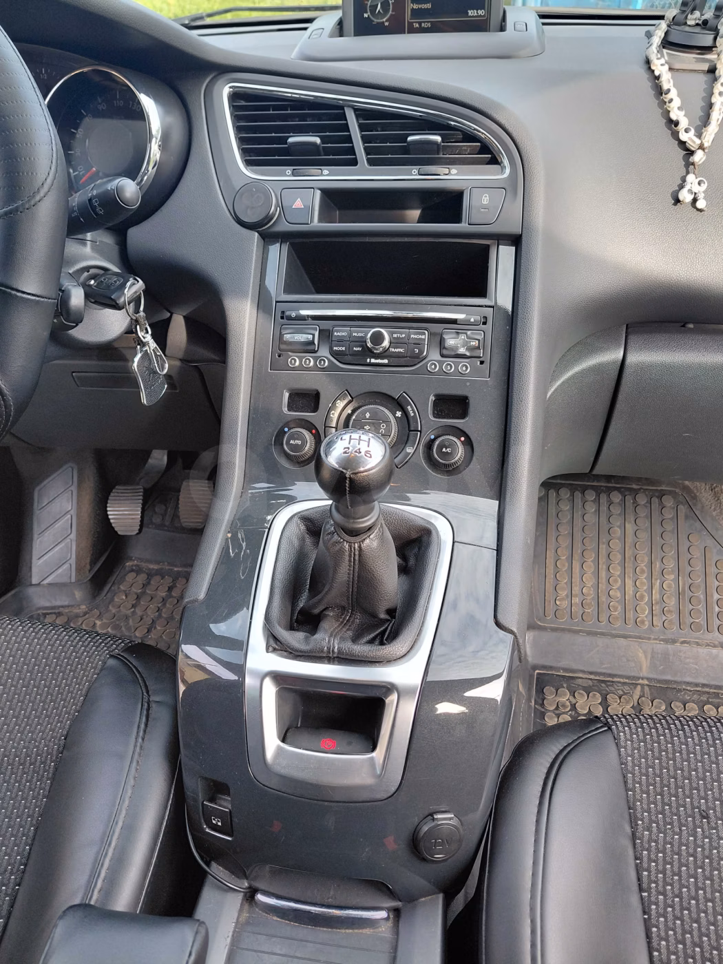 Peugeot 5008 фото 6