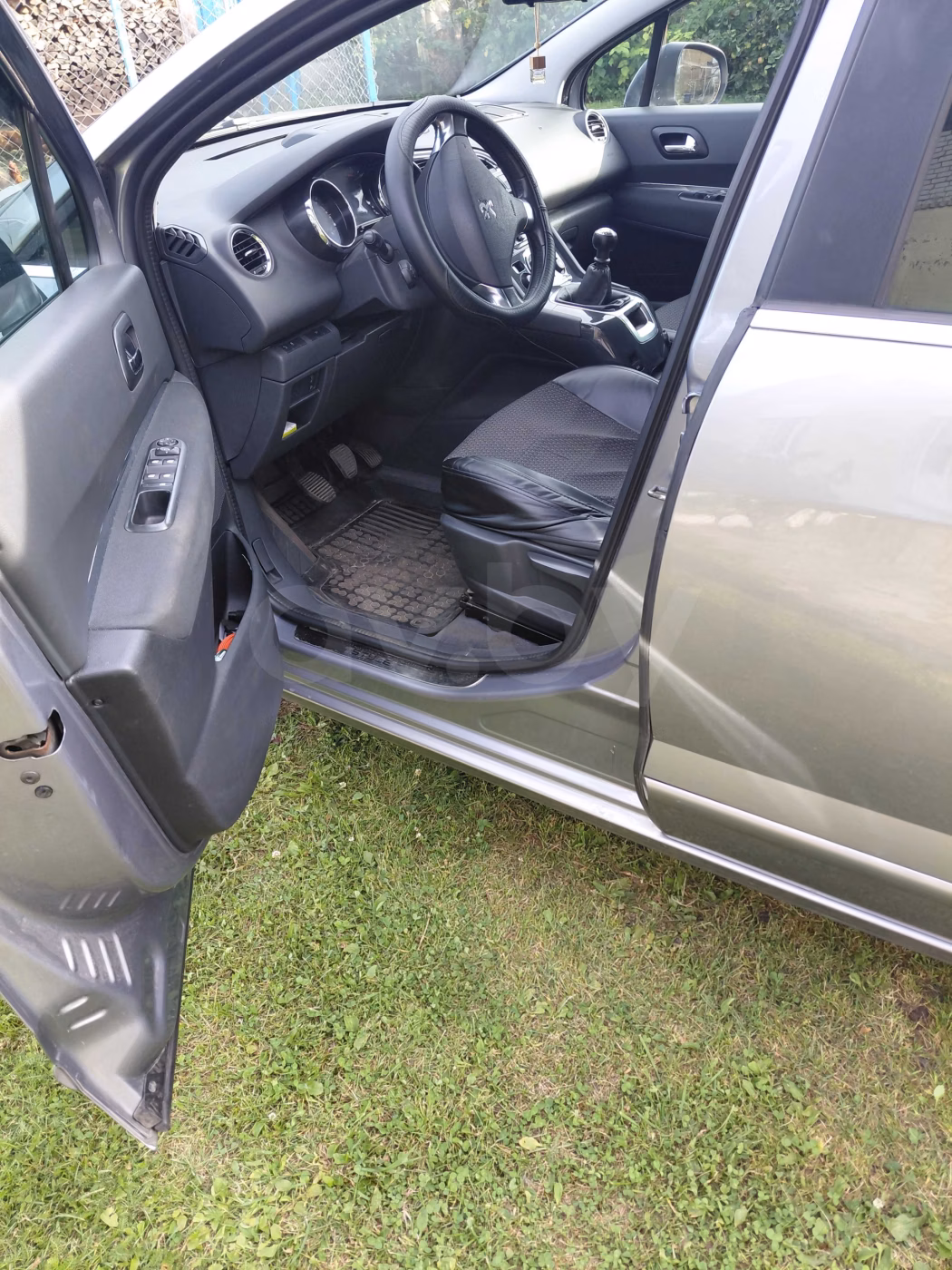 Peugeot 5008 фото 8
