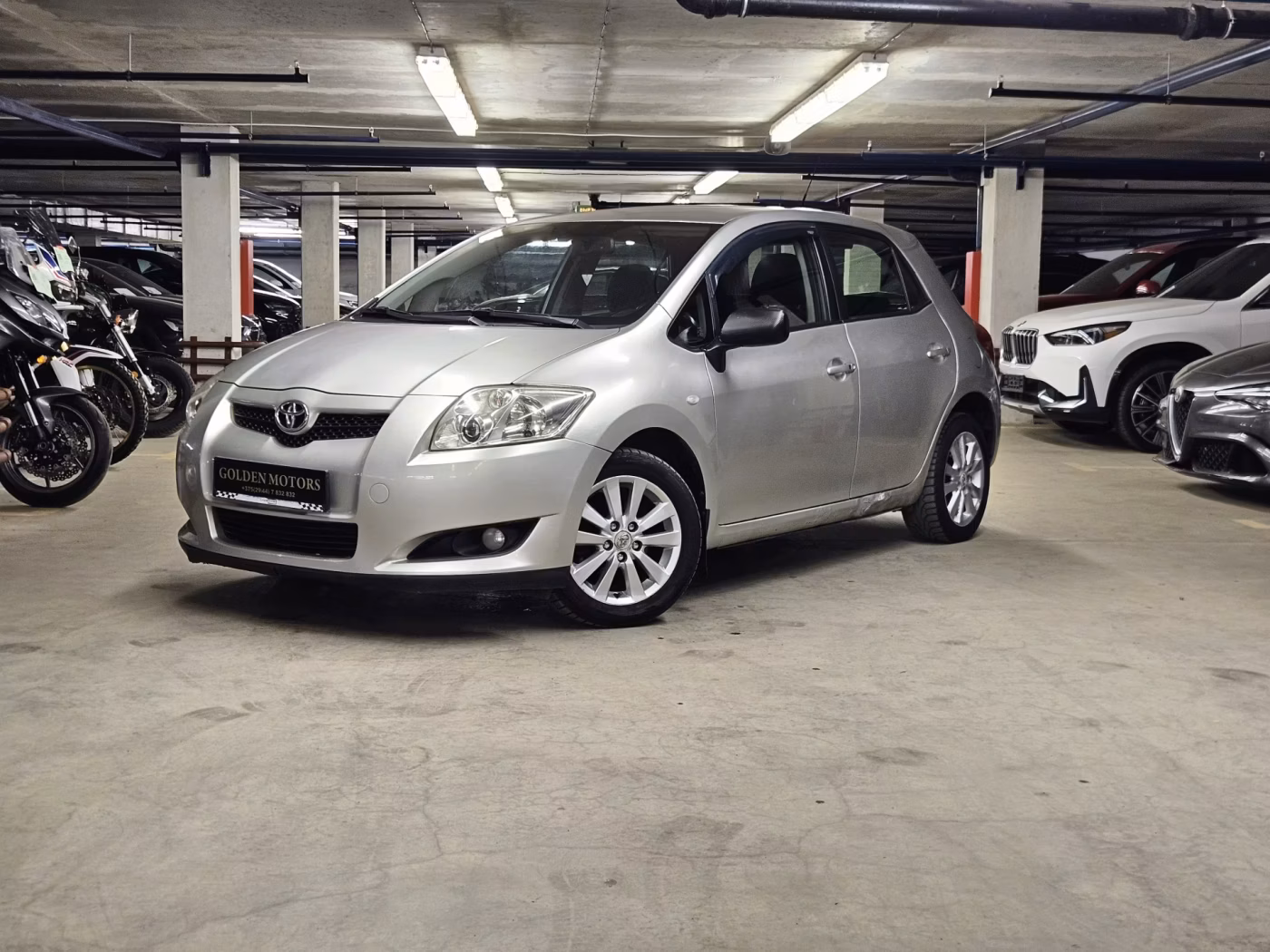 Toyota Auris фото 3