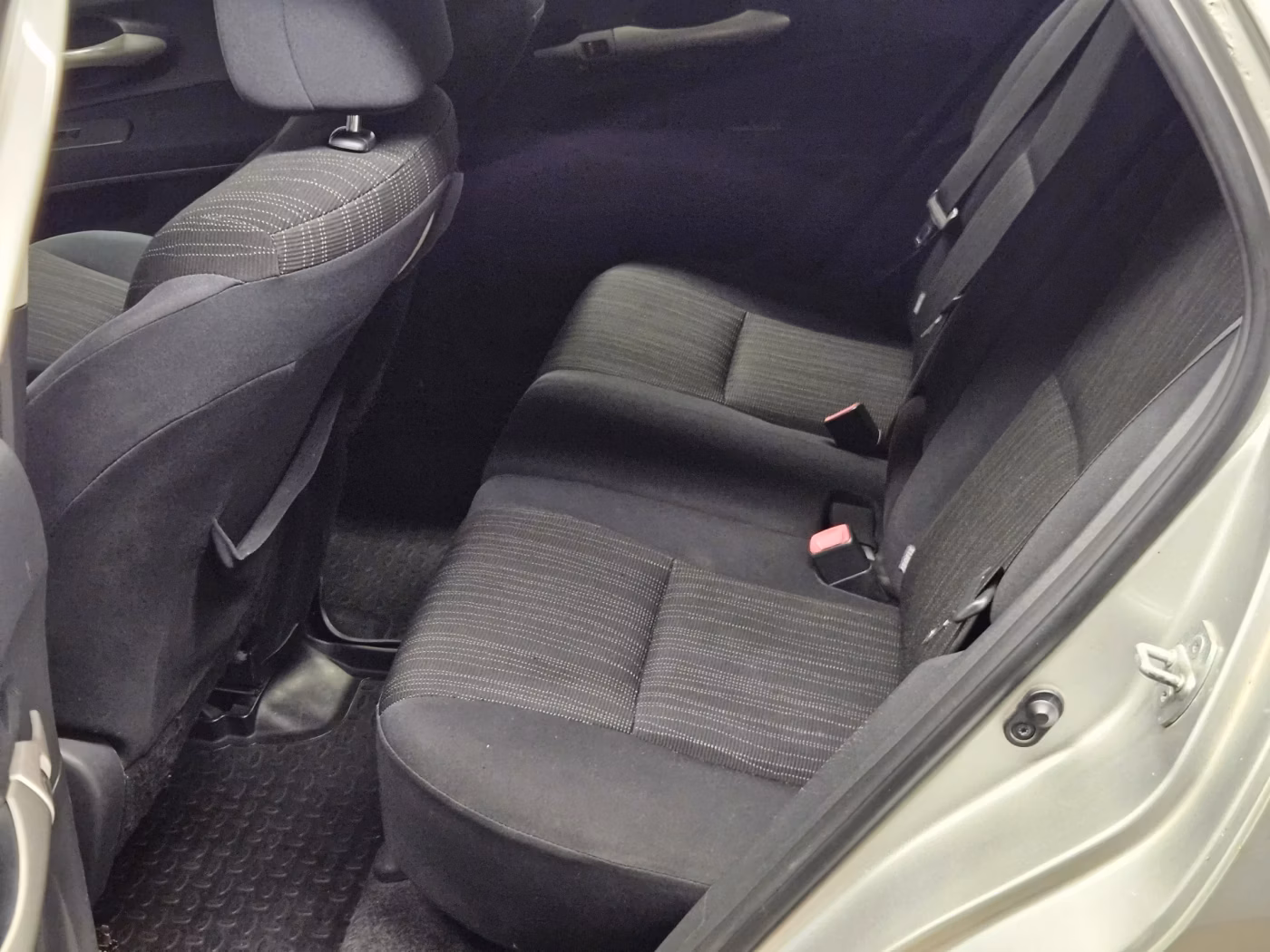 Toyota Auris фото 18