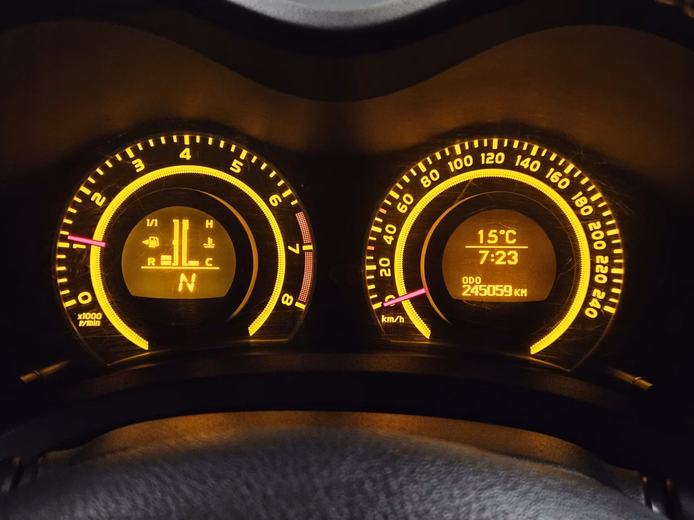 Toyota Auris фото 10